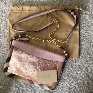 Burberry purse